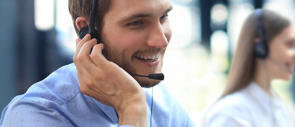 Tele-operator agent using a PBX virtual PBX for businesses